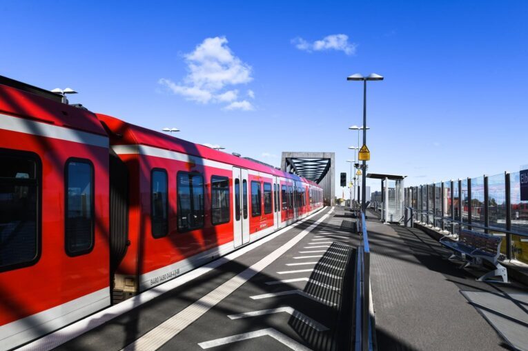Deutschlandticket 2027 in NRW: Nahverkehrs-Abo wird für Pendler teurer
